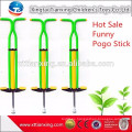 Regalo promocional del palillo del salto del palillo del pogo para los cabritos / palillo verde de Pogo para la venta